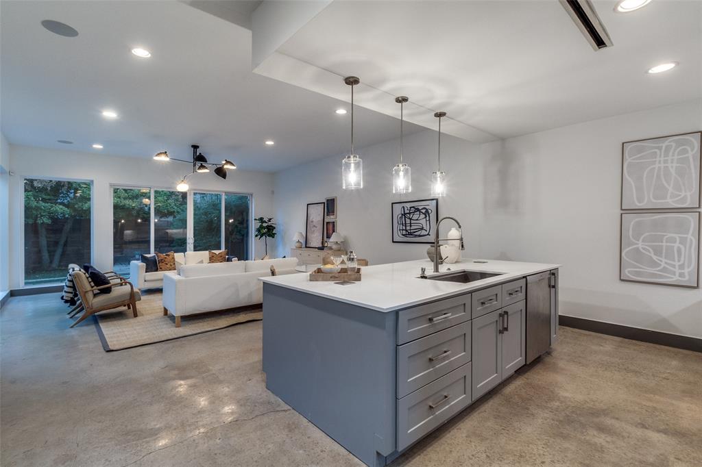 ROSS AVE - Residential