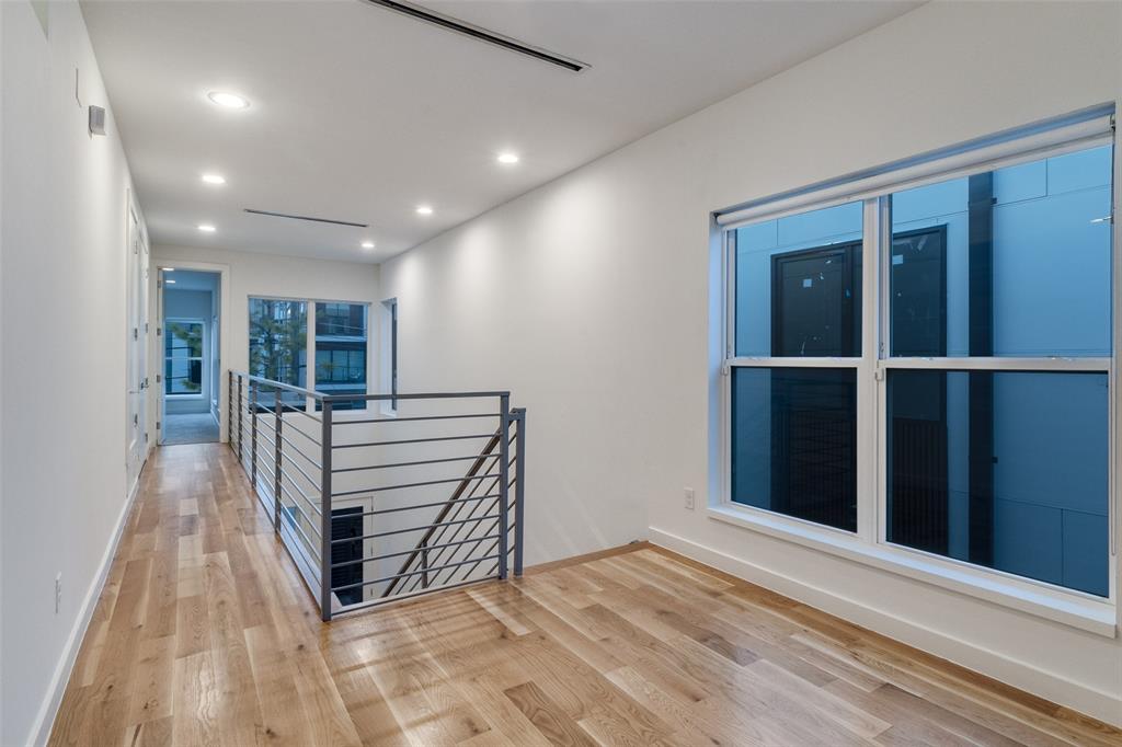 ROSS AVE - Residential