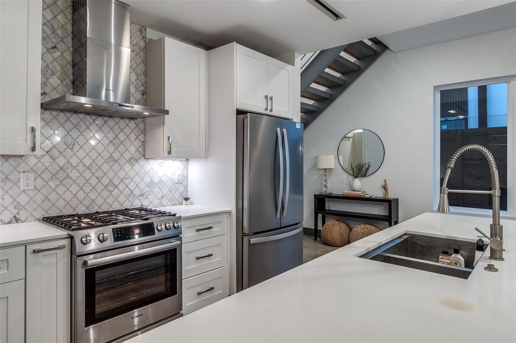 ROSS AVE - Residential