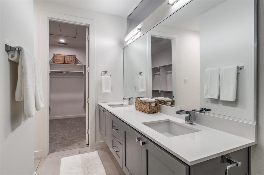 ROSS AVE - Residential