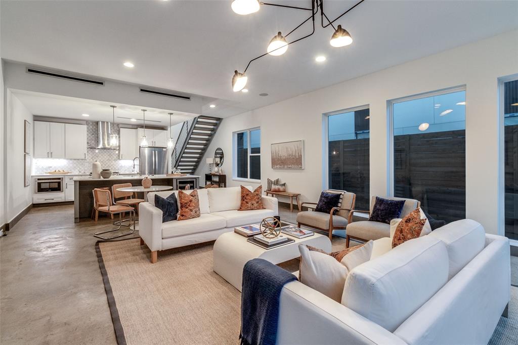 ROSS AVE - Residential