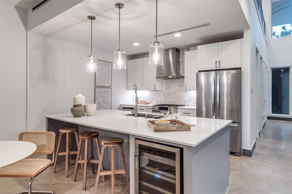 ROSS AVE - Residential