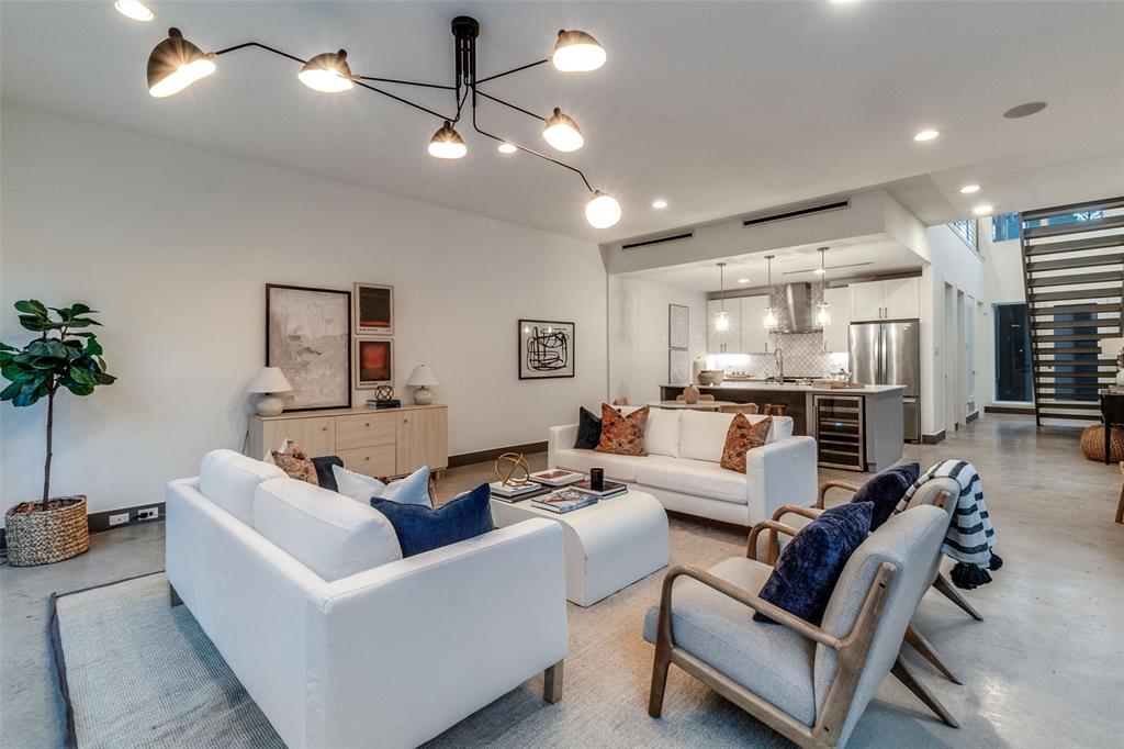 ROSS AVE - Residential