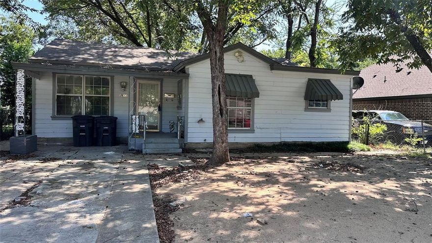 BACK ON MARKET! SELLER NEVER RECEIVED EARNEST MONEY! Let’s get this to the finish line! Charming Starter or Investment Home in Fort Worth! This 3-bedroom, 1-bathroom fixer-upper offers great potential for the savvy buyer. Located near major freeways and shopping centers, convenience is at your doorstep. The spacious layout includes nice-sized bedrooms and a versatile bonus room, perfect for a home office, playroom, or additional living space. The large backyard provides plenty of room for outdoor activities and future landscaping. While the home needs some work, it presents an excellent opportunity for first-time buyers or investors looking to add value. Don't miss out on this promising property in a convenient location!