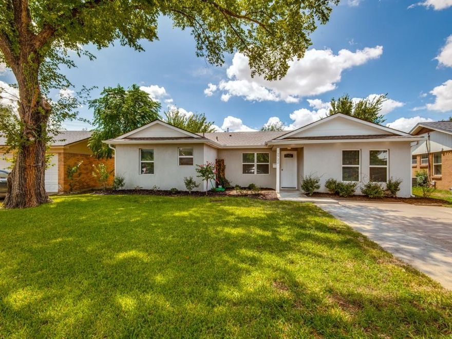 MULTIPLE OFFERS RECEIVED - PLEASE SEND HIGHEST AND BEST BY 10AM SATURDAY, SEPTEMBER 3rd. Enjoy this beautifully Light bright updated single story home.  Upgraded Stainless Steel Appliances oven and range, dishwasher and refrigerator. Large backyard has endless possibilities.  Lots of updates - Come see this home!  This house is move-in ready with a large kitchen featuring lots of white cabinets. Upgraded Stainless Steel Appliances oven and range, microwave, dishwasher and refrigerator. Centrally located in the DFW area - close to major highways, restaurants, shopping, and schools.