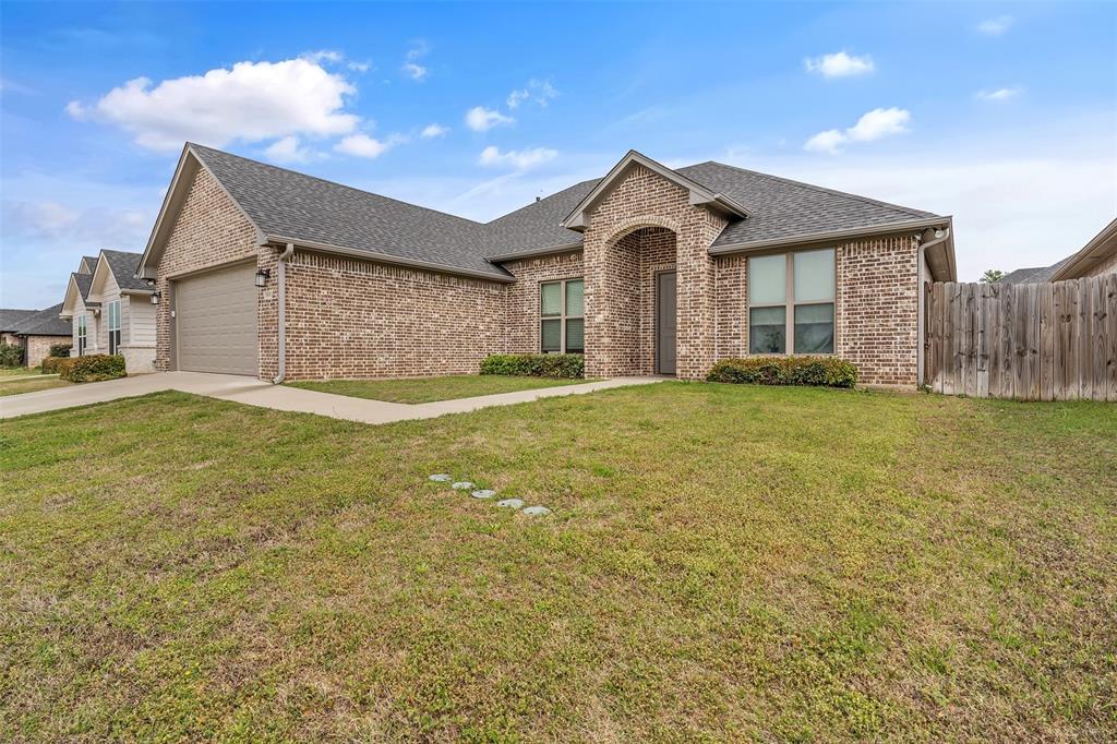 Lindsey Crossing - Residential