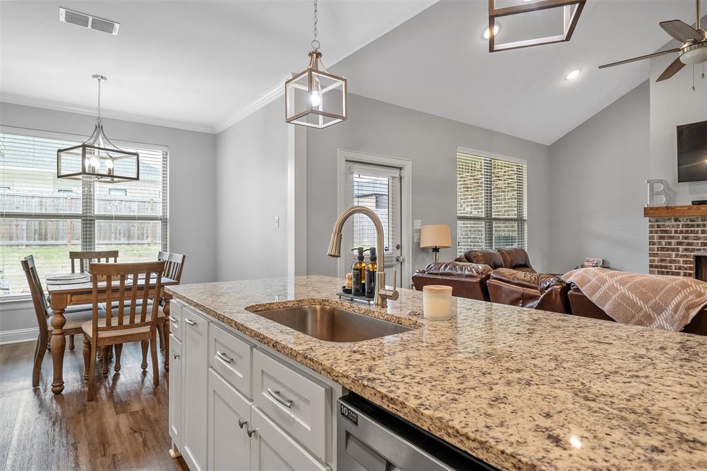 Lindsey Crossing - Residential