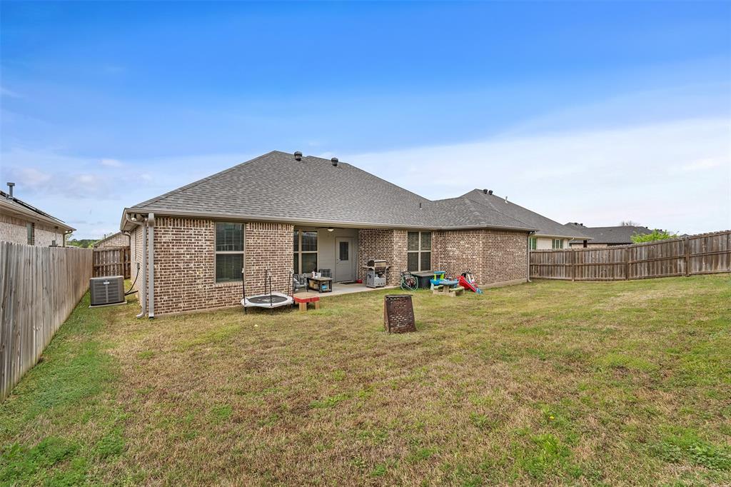 Lindsey Crossing - Residential