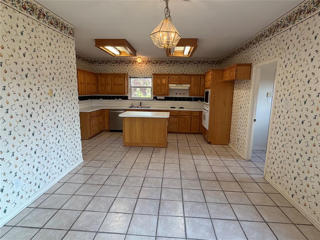 4006 Pointe Loma Drive