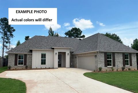 Photo of 267 Woodcrest Drive, Stonewall, LA 71078 (MLS # 21247325)