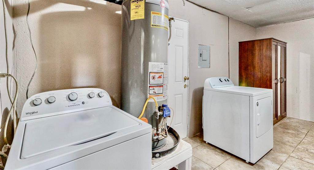 Eastwood 4th & 5th Filing Add - Residential Lease