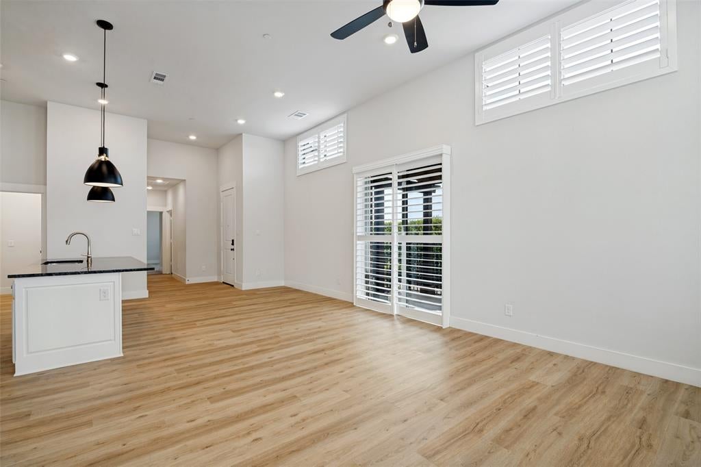500 Oakridge Drive
