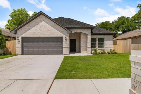 Single Family Residence in Fort Worth TX 500 Chicago Ave.jpg