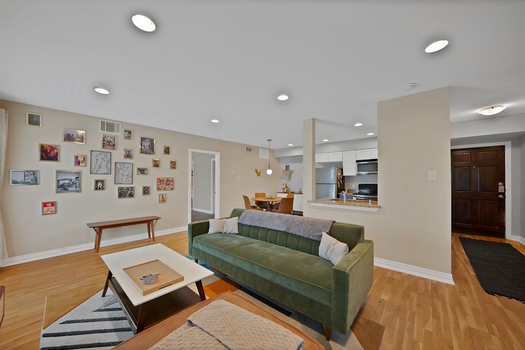 Knight Street Condo - Residential