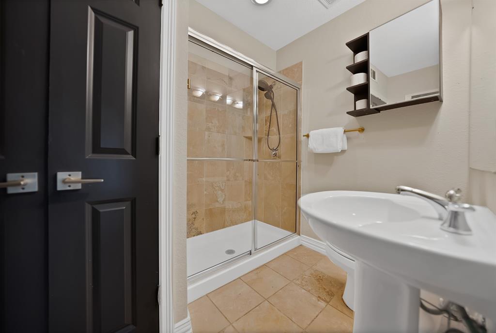 Knight Street Condo - Residential