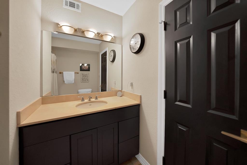 Knight Street Condo - Residential