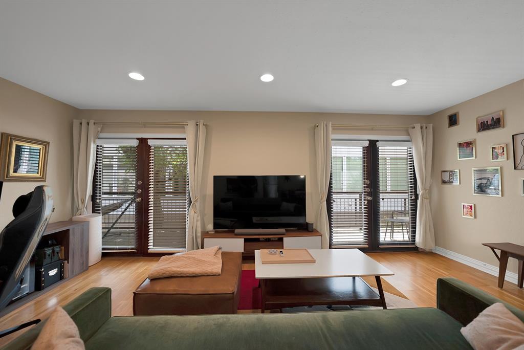 Knight Street Condo - Residential