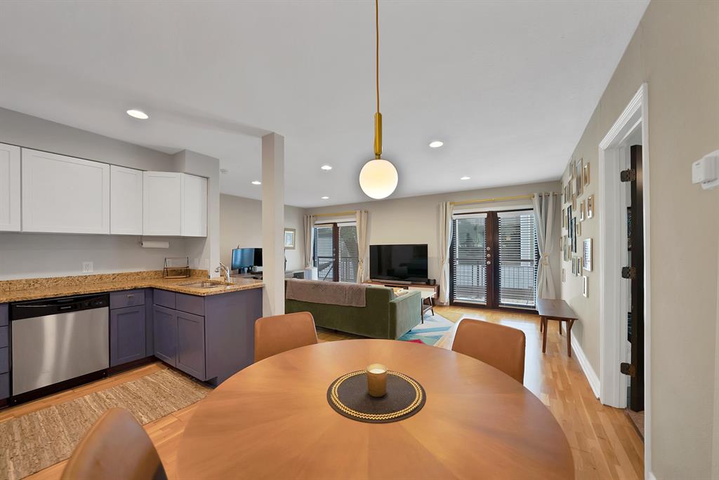 Knight Street Condo - Residential