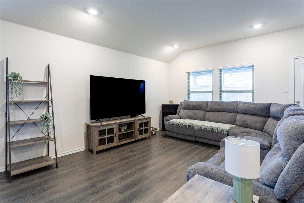 Magnolia Ph 6 - Residential