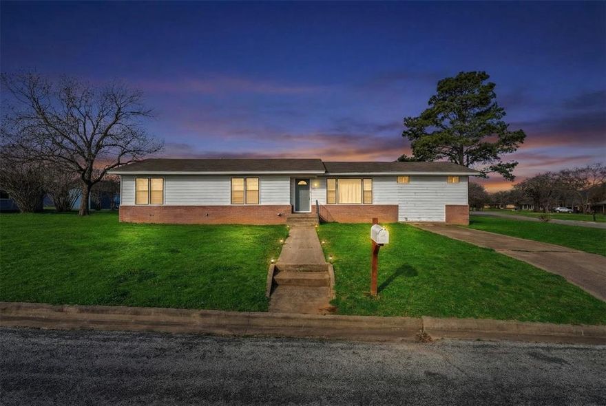 This 4-bedroom, 2-bath, 2-car garage home features an open-concept layout perfect for both everyday living and entertaining. The updated kitchen offers modern finishes and ample cabinetry, flowing seamlessly into the living and dining areas. Bathrooms have been tastefully updated with contemporary touches. Exterior siding adds durability and curb appeal, while the generous lot provides plenty of space for outdoor enjoyment. Enjoy the convenience of nearby schools, shopping, and dining, all in a peaceful neighborhood setting.

Information deemed reliable but not guaranteed. Buyer and buyer’s agent to verify all information.