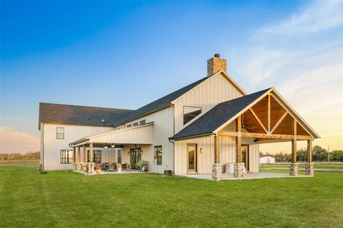 Photo of 3106 County Road 2526, Quinlan, TX 75474 (MLS # 21179333)