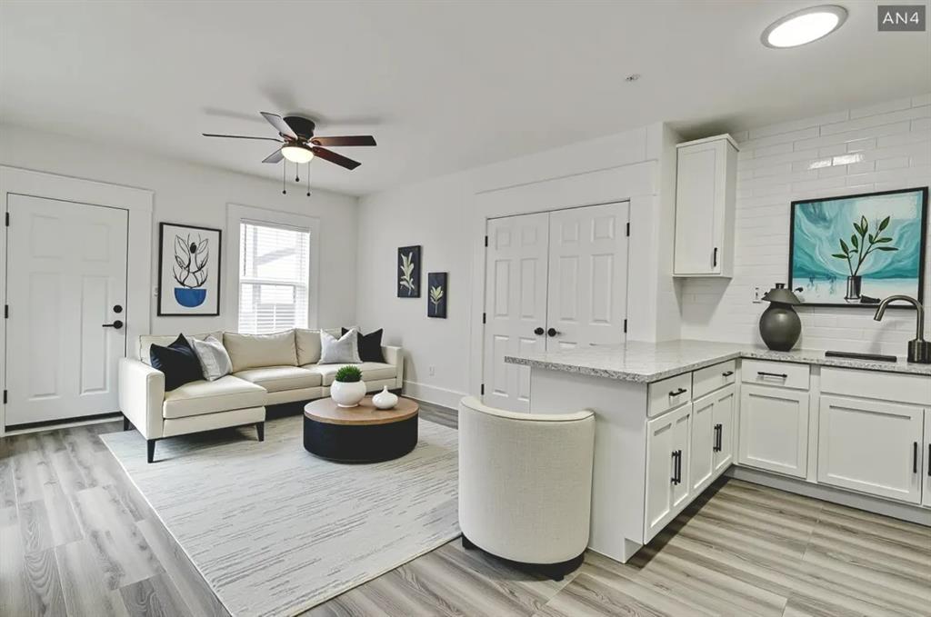 Oak Cliff Gardens - Residential Income