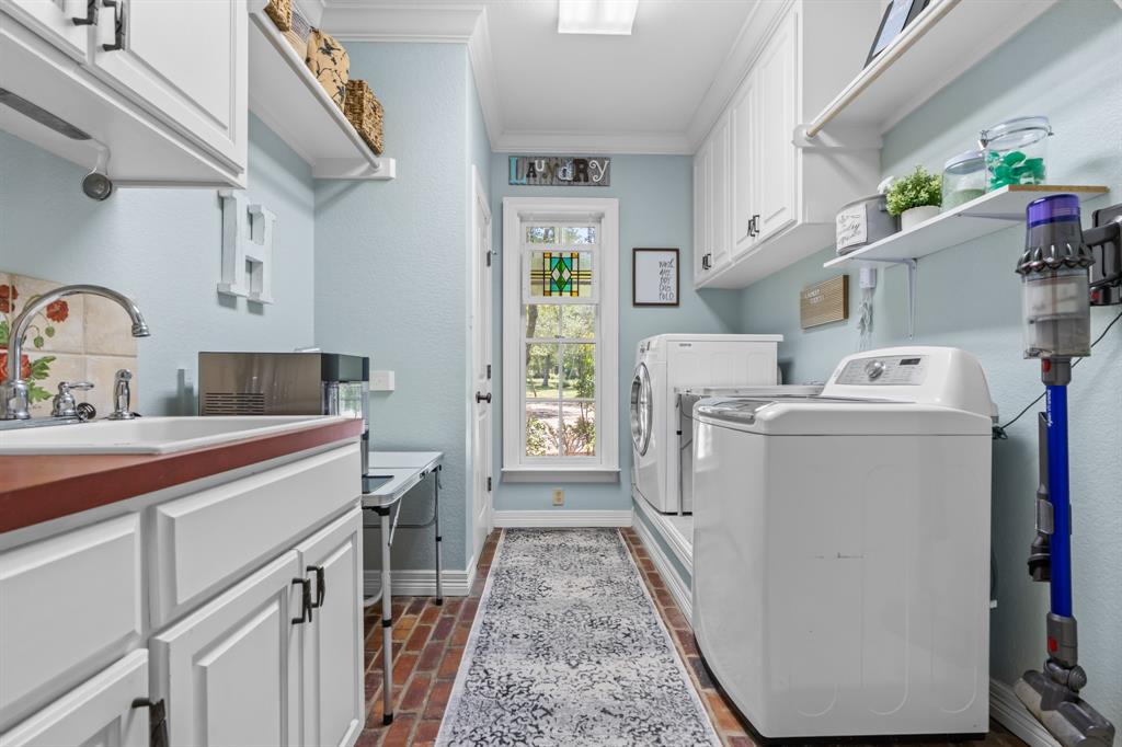 Three 17 River Oaks - Residential