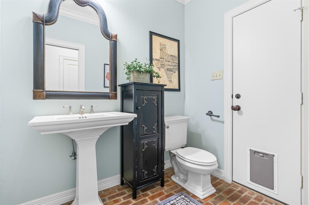 Three 17 River Oaks - Residential