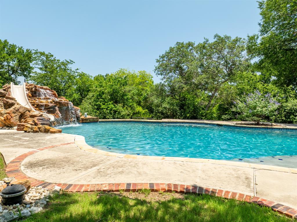 Three 17 River Oaks - Residential