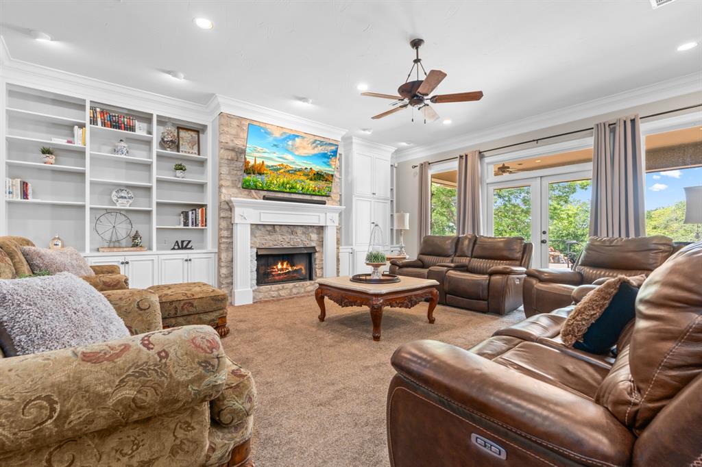 Three 17 River Oaks - Residential