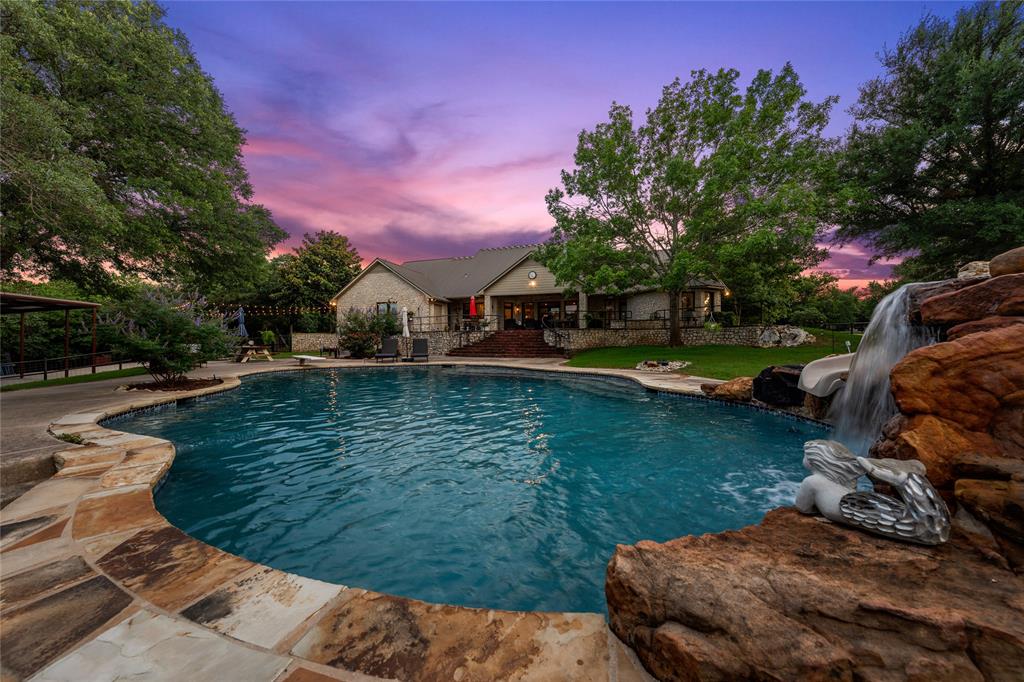 840 Winding Trail