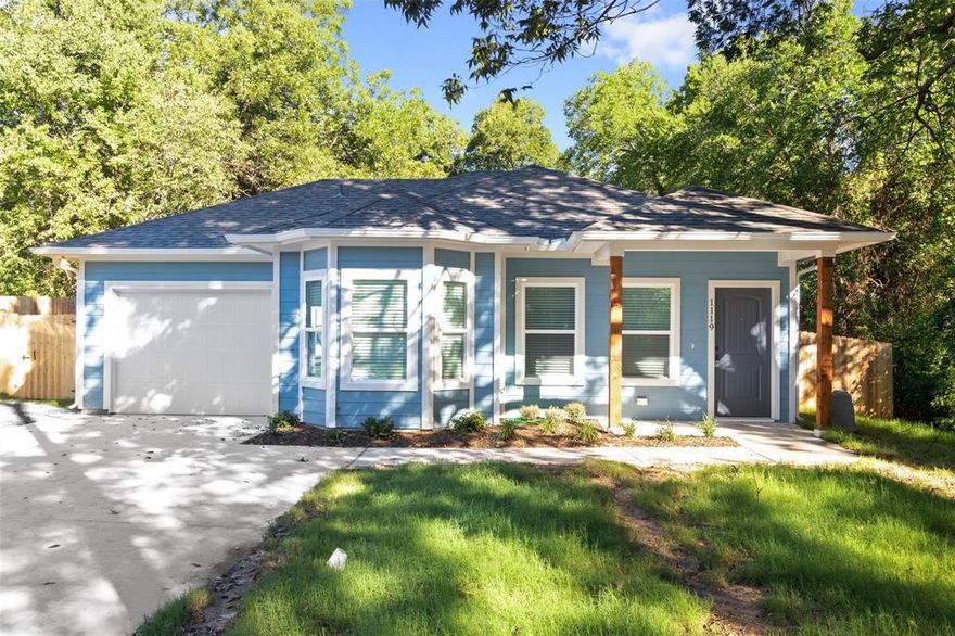 Adorable 3 BR, 2 BA home in the heart of Sherman with easy access to highway 75. This home features an open floor plan perfect for entertaining. The eat-in kitchen with a bay window has plenty of counter space and cabinets with black appliances. Great sized living room with brand vinyl wood look flooring. The master bedroom features a walk-in closet and an ensuite bathroom. Large utility room with extra cabinets. Two additional bedroom near the master. Enjoy warm Texas nights in the large fenced in backyard.  Carpeted floors have been replaced since pictures were taken with vinyl wood look flooring.