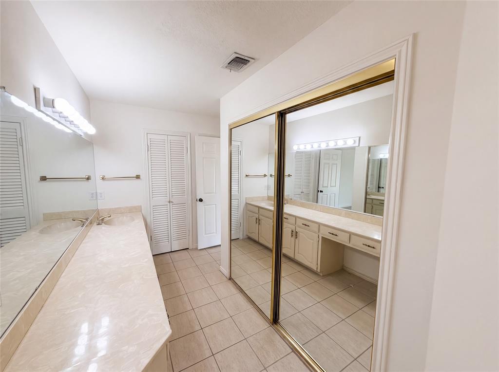 Meridith - Residential