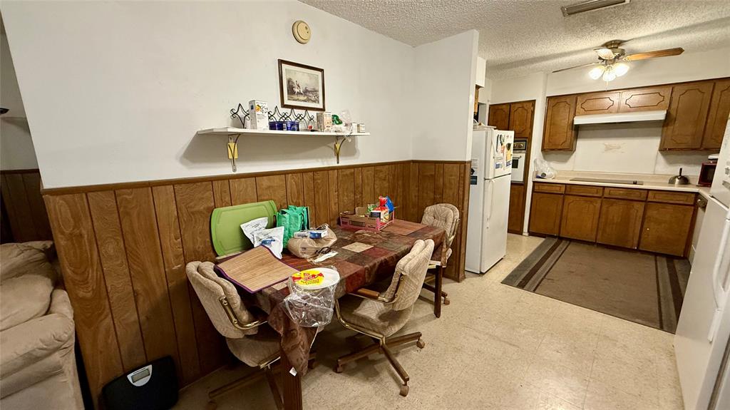 1717 Oak Tree Drive