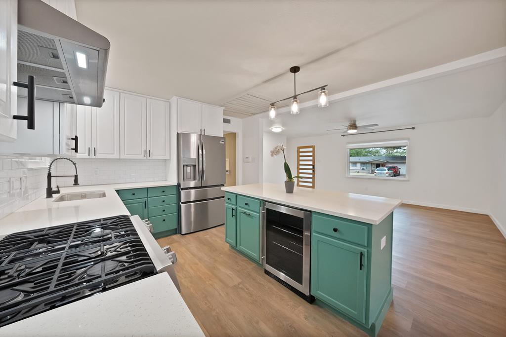 1513 Ravenwood Drive