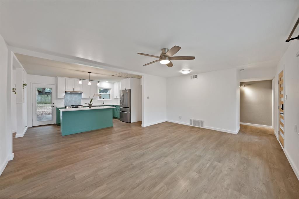 1513 Ravenwood Drive