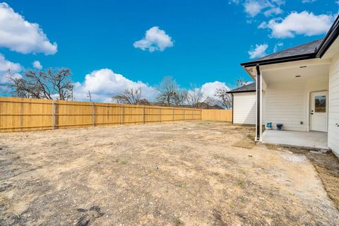 Tiny photo for 330 E Marshall Court, Palmer, TX 75152 (MLS # 21200485)