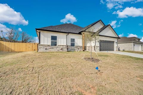 Tiny photo for 330 E Marshall Court, Palmer, TX 75152 (MLS # 21200485)