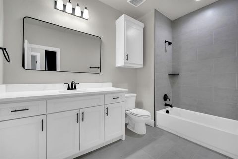 Tiny photo for 330 E Marshall Court, Palmer, TX 75152 (MLS # 21200485)