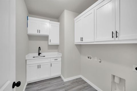 Tiny photo for 330 E Marshall Court, Palmer, TX 75152 (MLS # 21200485)