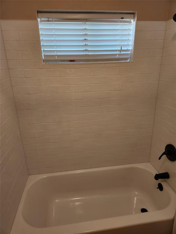 Gainesville, Texas 76240, United States, 3 Bedrooms Bedrooms, ,2 BathroomsBathrooms,Residential,Pending,40186