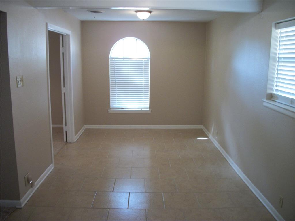 Gainesville, Texas 76240, United States, 3 Bedrooms Bedrooms, ,2 BathroomsBathrooms,Residential,Pending,40186