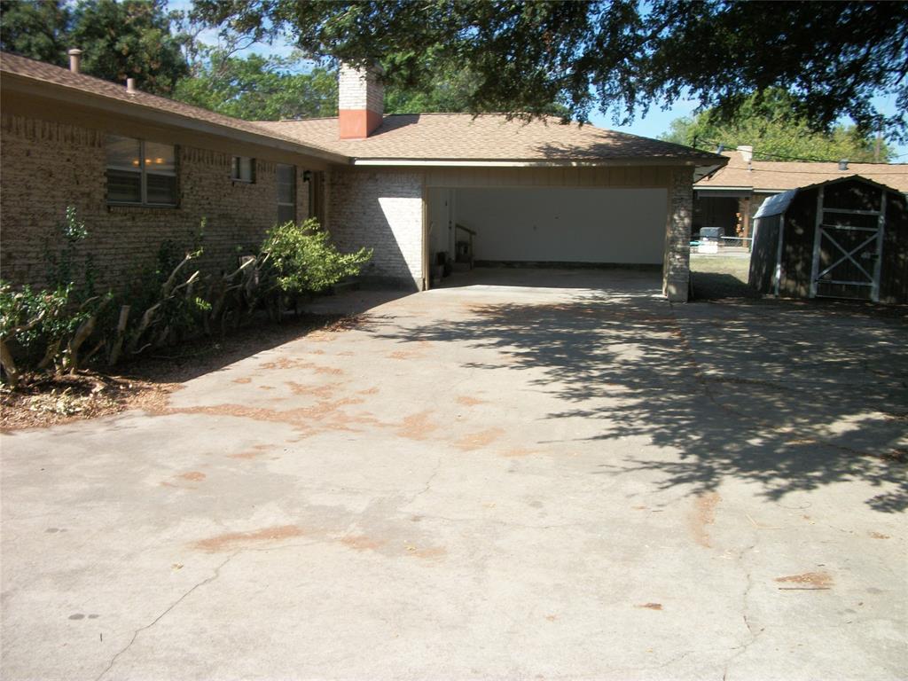 Gainesville, Texas 76240, United States, 3 Bedrooms Bedrooms, ,2 BathroomsBathrooms,Residential,Pending,40186