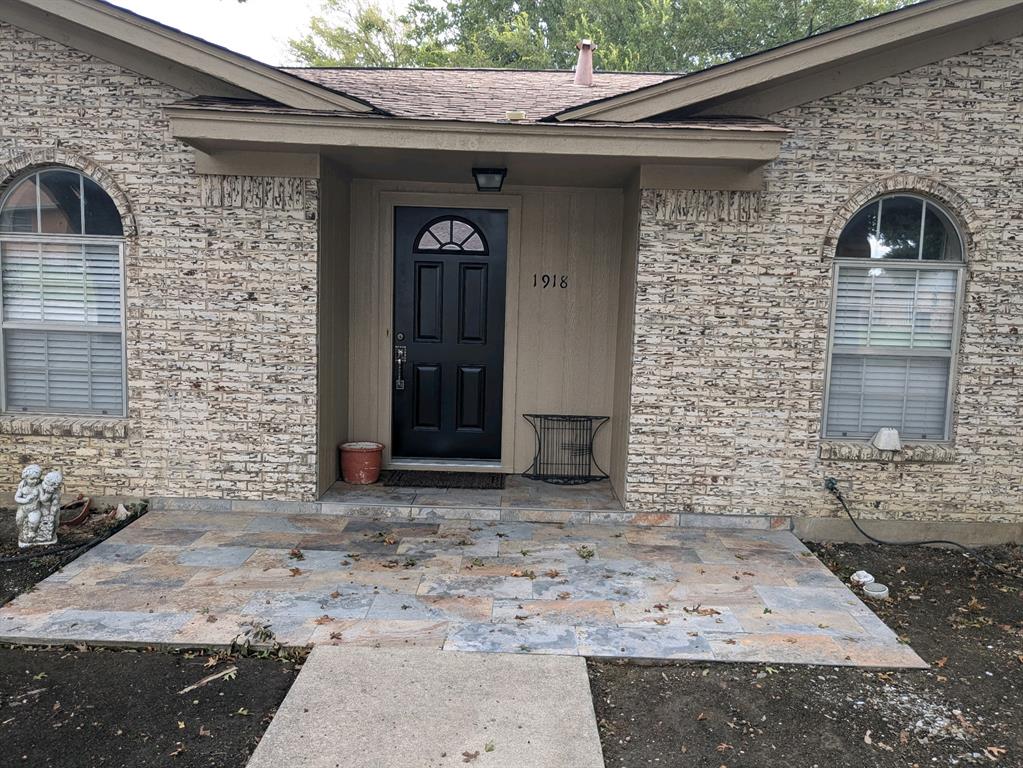 Gainesville, Texas 76240, United States, 3 Bedrooms Bedrooms, ,2 BathroomsBathrooms,Residential,Pending,40186