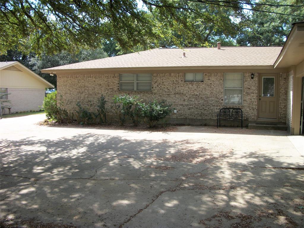 Gainesville, Texas 76240, United States, 3 Bedrooms Bedrooms, ,2 BathroomsBathrooms,Residential,Pending,40186