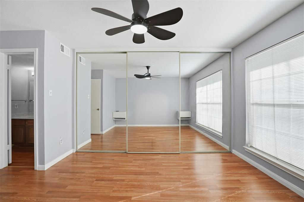 WEDGLEA MANOR CONDOS - Residential