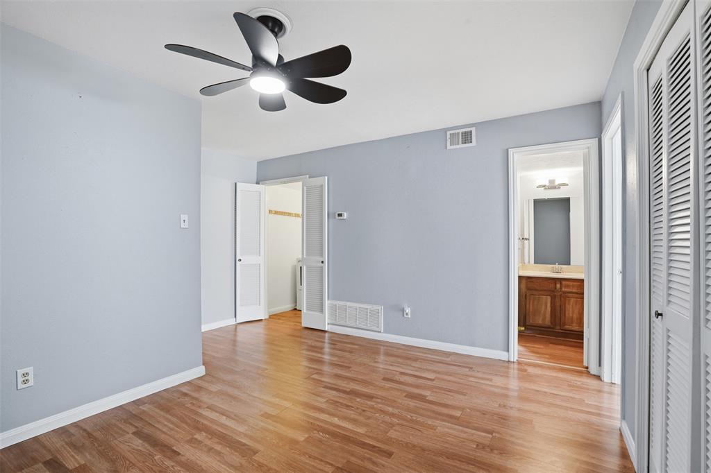 WEDGLEA MANOR CONDOS - Residential