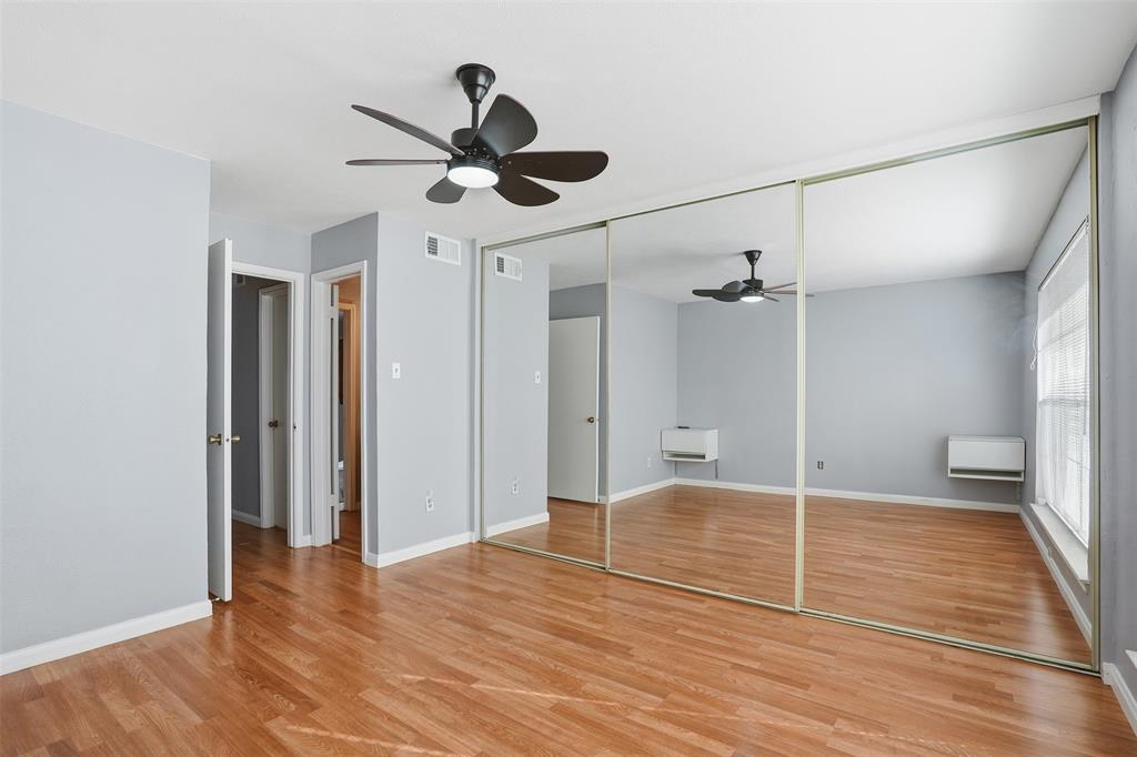 WEDGLEA MANOR CONDOS - Residential