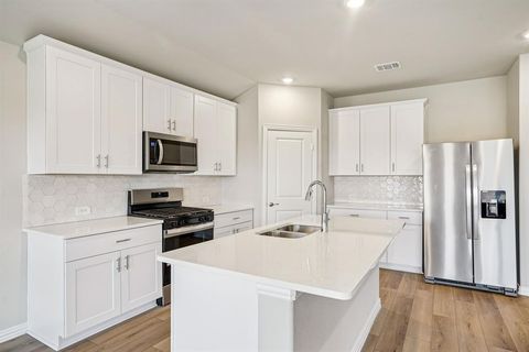 800 London Town Lane Princeton TX 75071