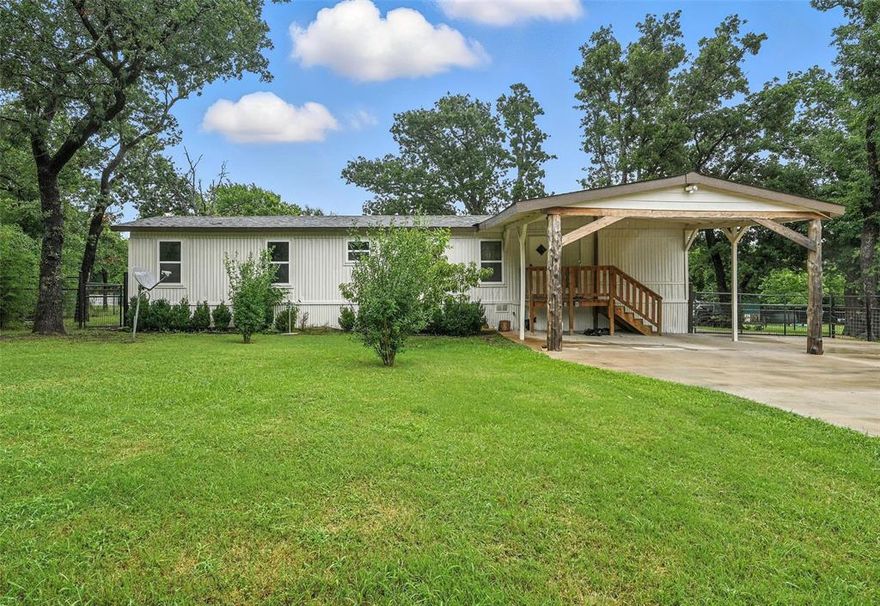Charming oppportunity in Burleson! Situated on a spacious 0.55 acre lot in this peaceful subdivision, this property offers endless potential. Located just minutes from shopping, dining, and school within Burleson ISD, easy access to I-35 and HWY 174.